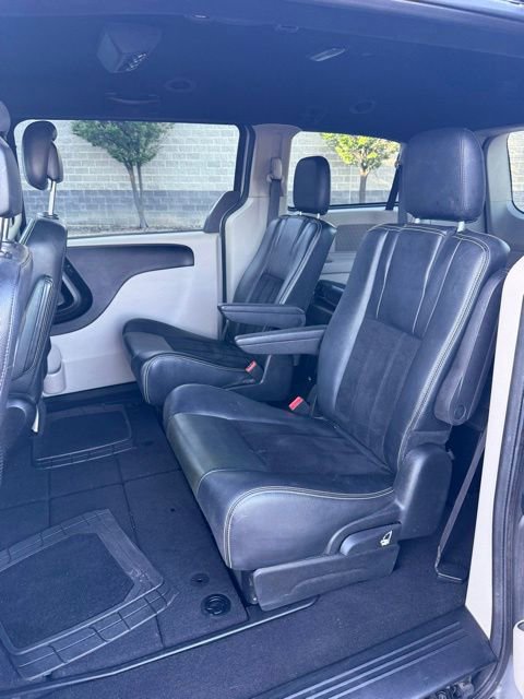 Used 2017 Dodge Grand Caravan SXT FWD image 31