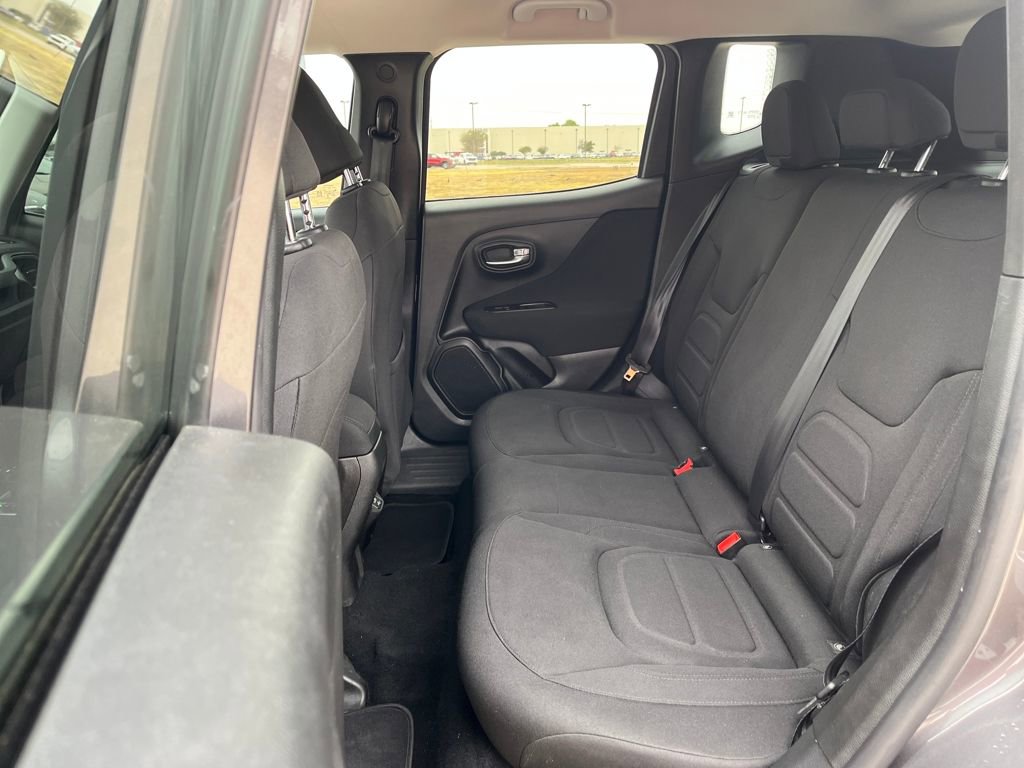 Used 2021 Jeep Renegade Latitude image 29