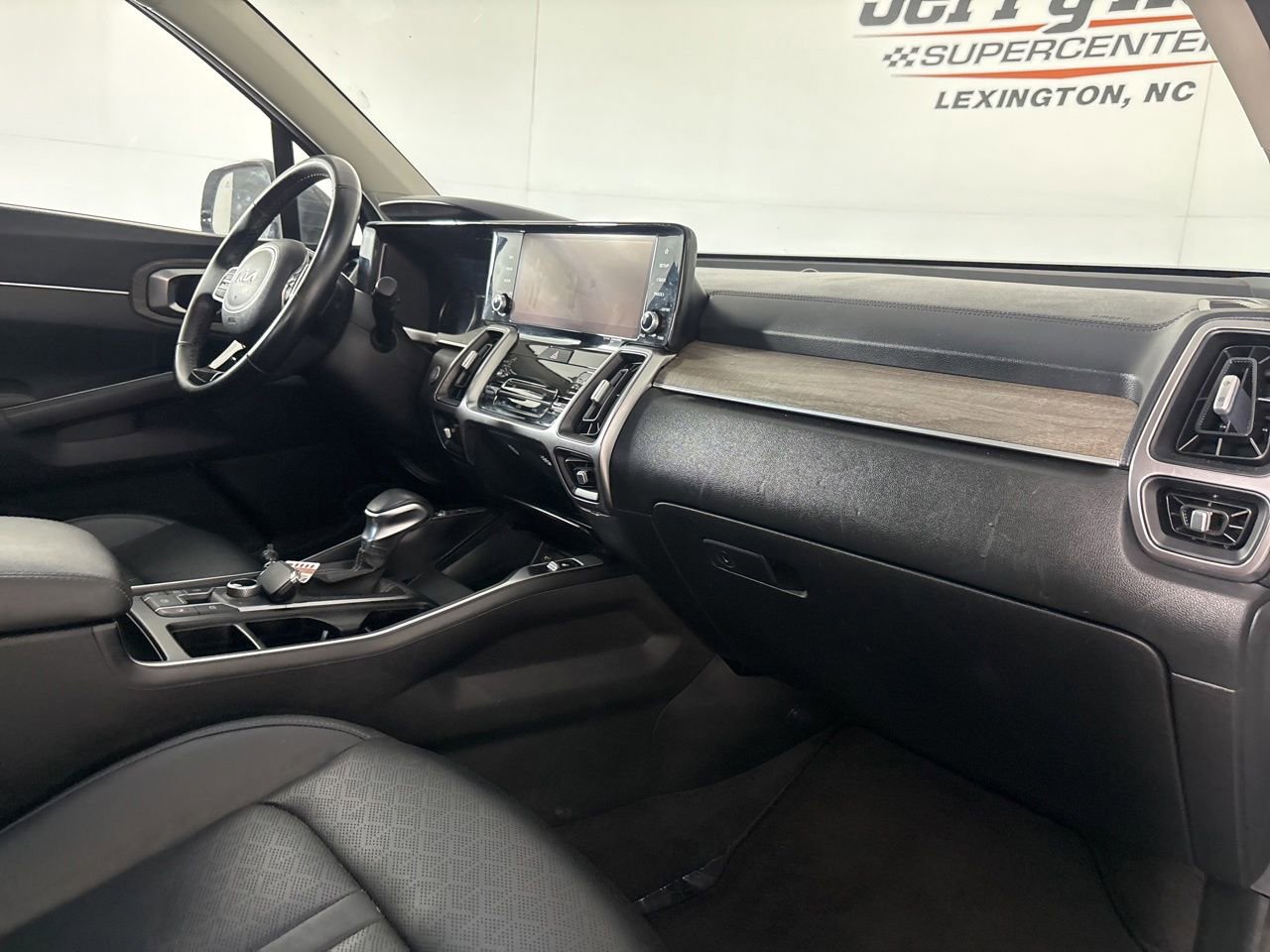 Used 2023 Kia Sorento X-Line EX AWD/4WD image 32