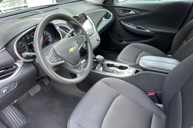 Used 2025 Chevrolet Malibu LT image 10