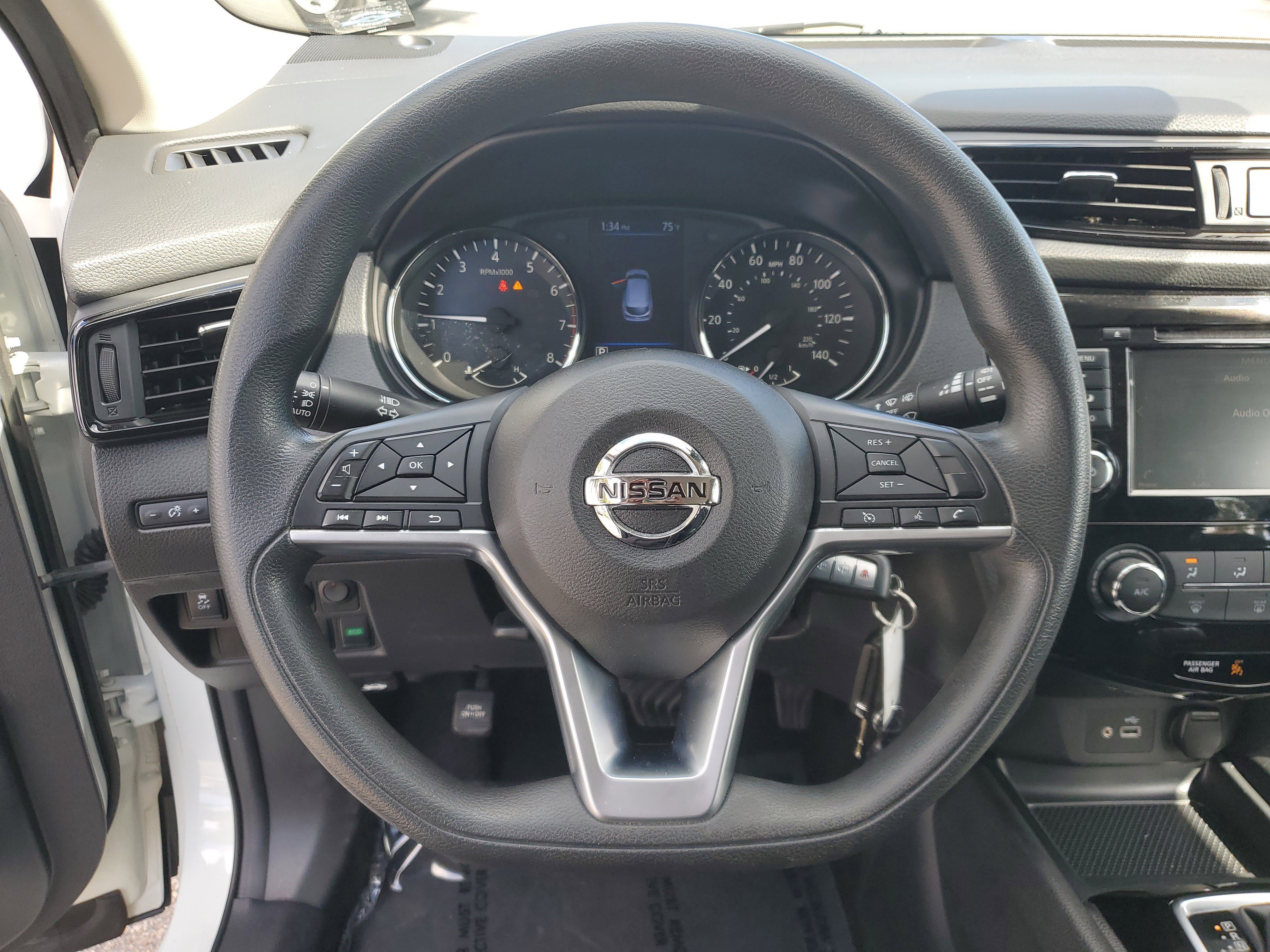 Used 2020 Nissan Rogue Sport S image 26
