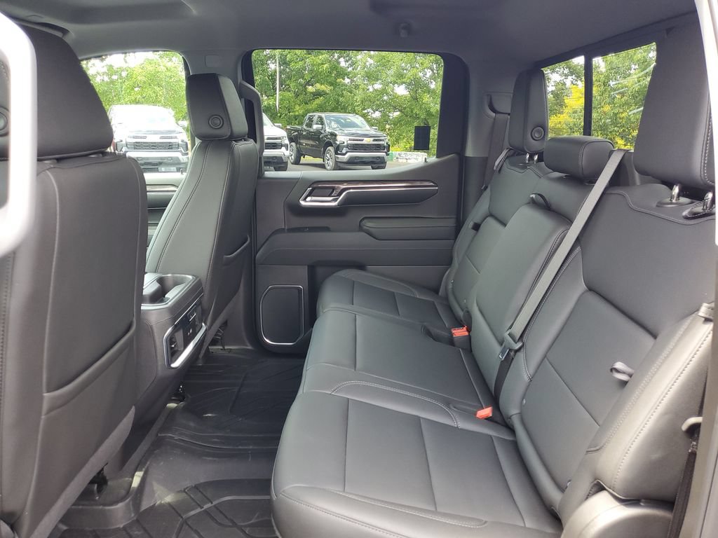 Used 2024 Chevrolet Silverado 1500 LTZ w/ Technology Package AWD/4WD image 32