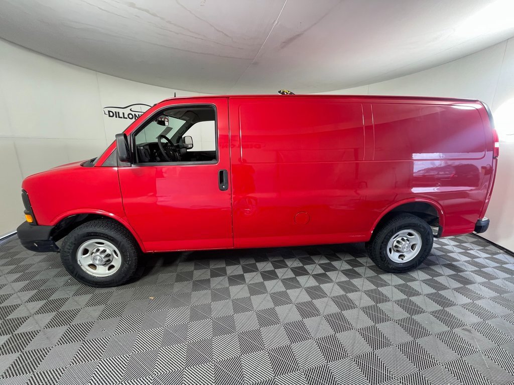 Used 2015 Chevrolet Express 2500 image 3