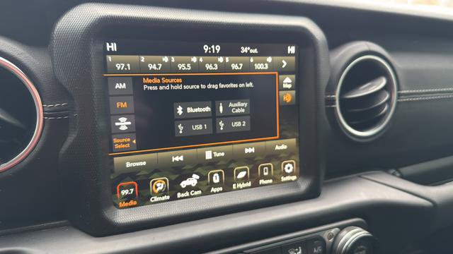 Used 2022 Jeep Wrangler Unlimited Sahara image 16