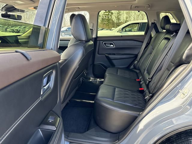 Used 2023 Nissan Rogue Platinum w/ Platinum Premium Package AWD/4WD image 14