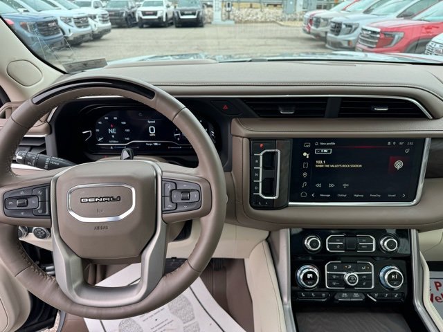 Used 2024 GMC Yukon XL Denali w/ Advanced Technology Package image 15