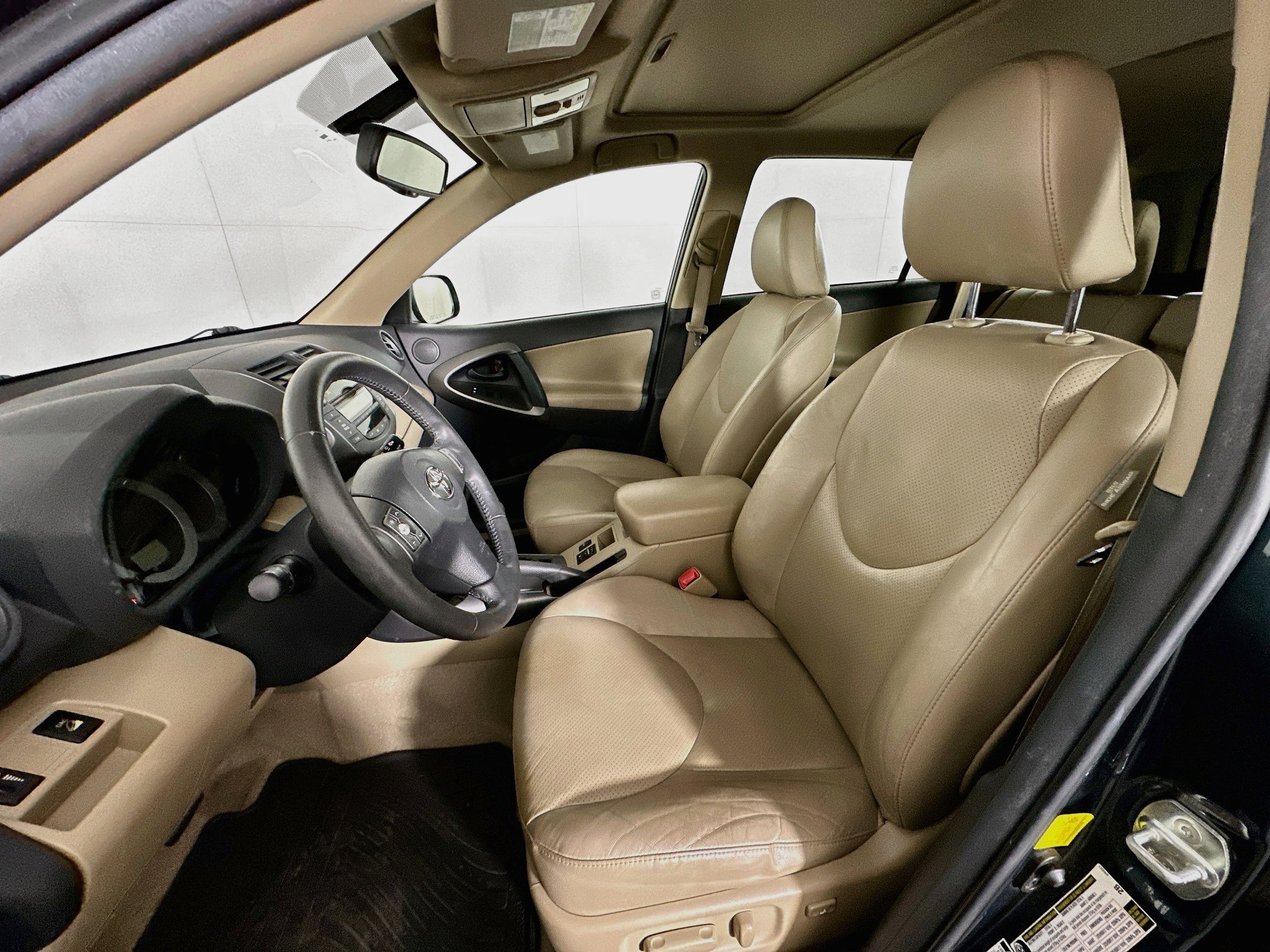 Used 2011 Toyota RAV4 Limited w/ Limited Extra Value Pkg AWD/4WD image 13