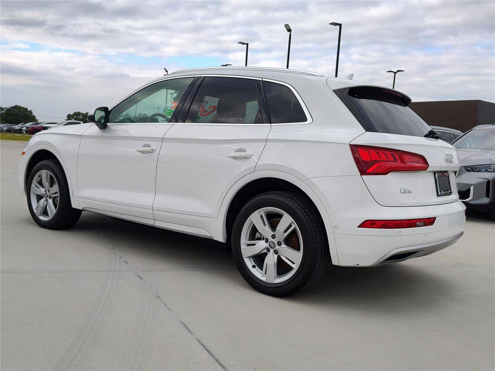 Used 2019 Audi Q5 Prestige w/ Prestige Package image 4