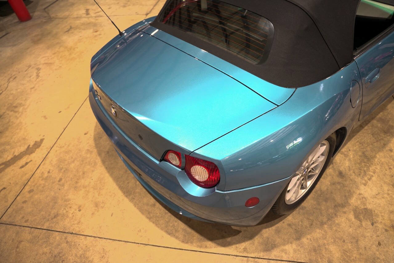 Used 2005 BMW Z4 2.5i image 32