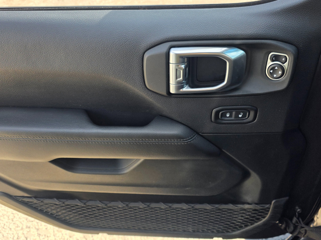 Used 2021 Jeep Wrangler Unlimited Sahara image 11