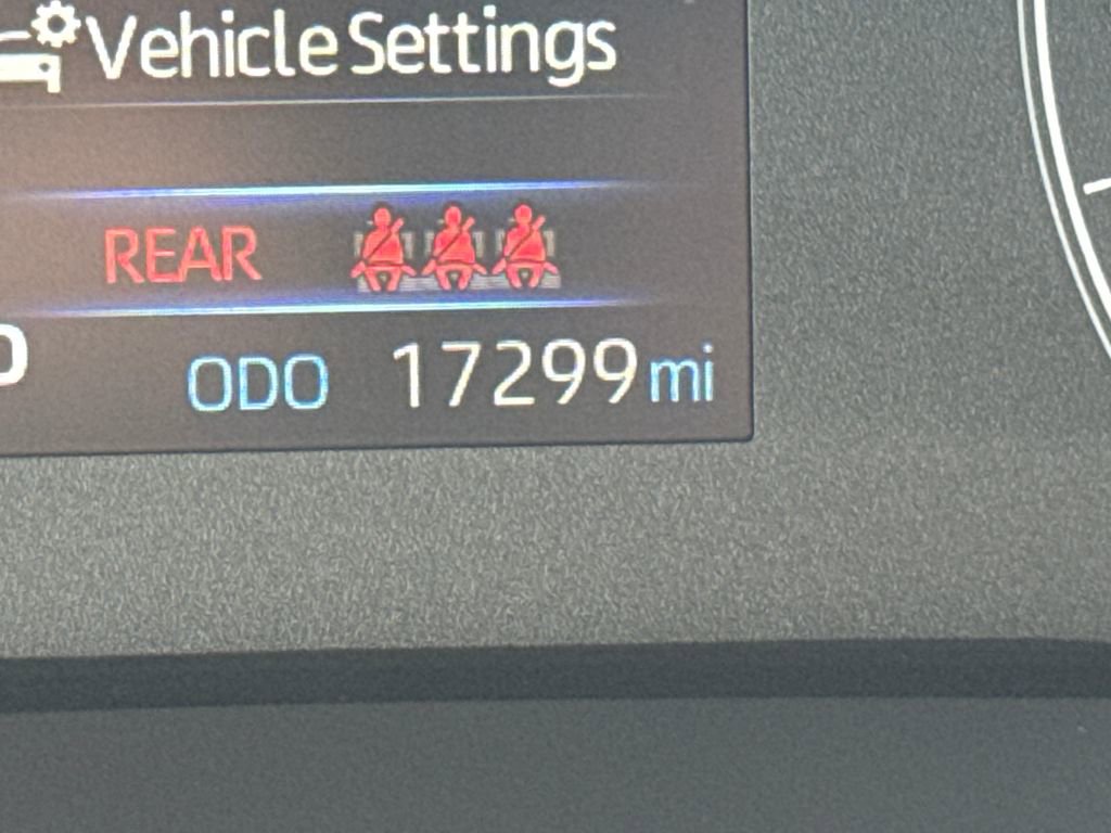 Used 2025 Toyota Corolla SE image 18