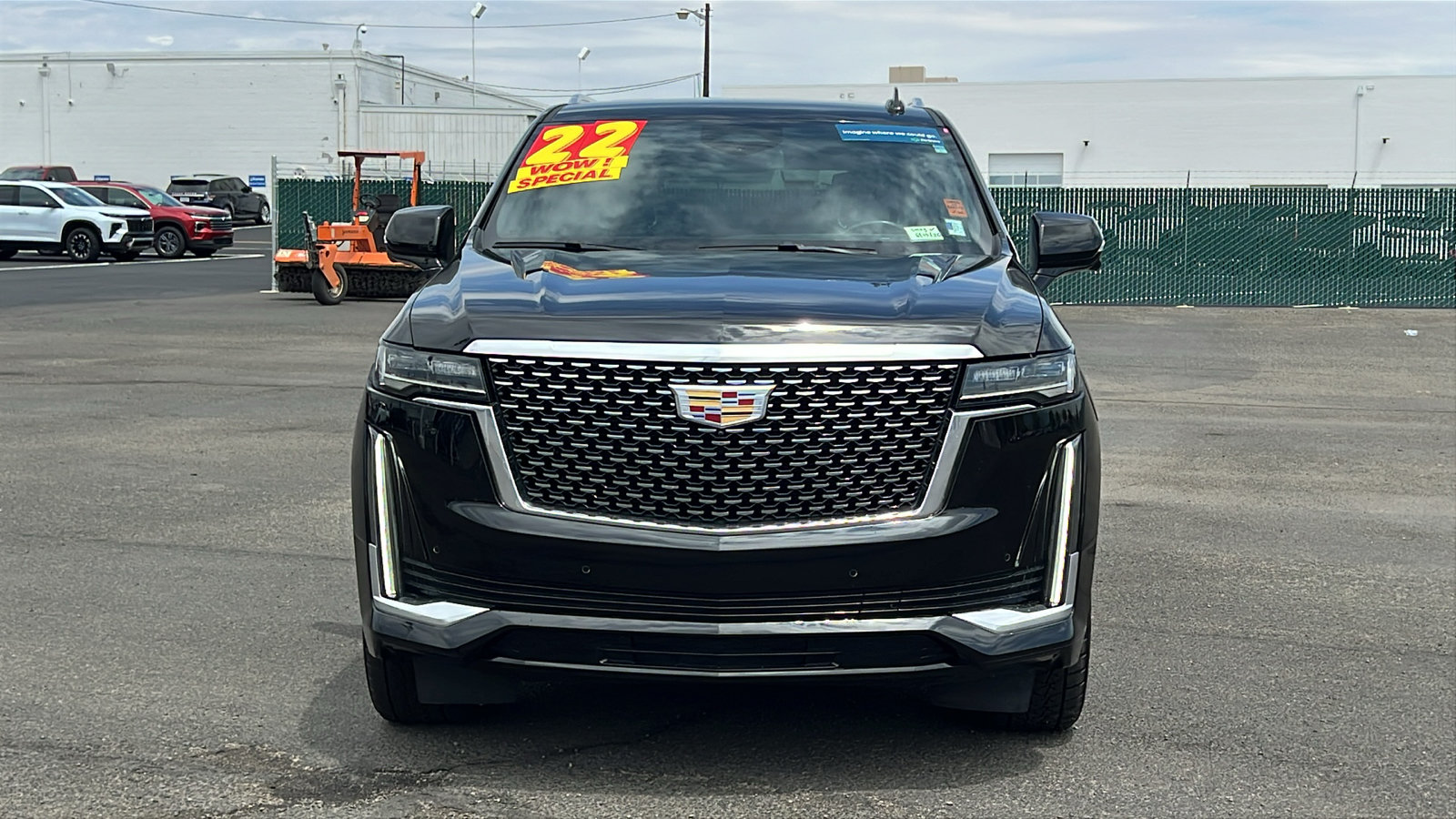 Used 2022 Cadillac Escalade ESV Luxury AWD/4WD image 2