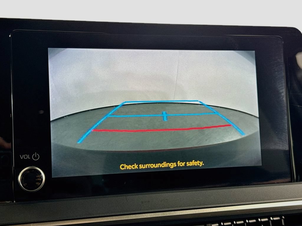 Used 2024 Toyota Prius XLE FWD image 29