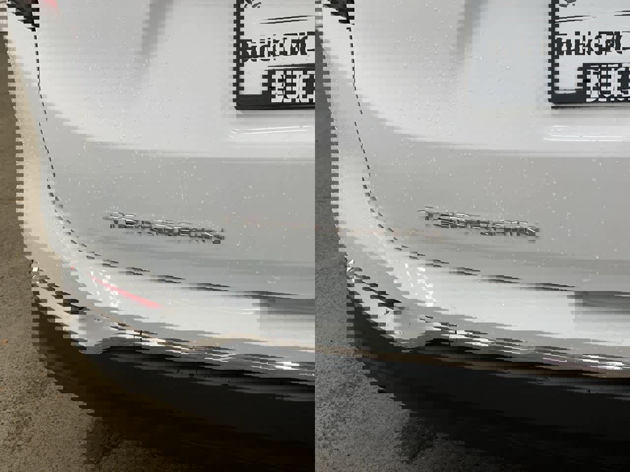 Used 2023 GMC Terrain SLT image 10