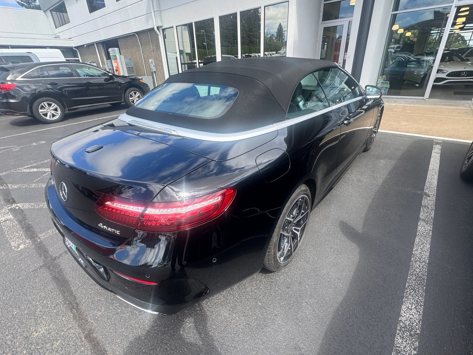 Used 2023 Mercedes-Benz E 450 4MATIC Cabriolet image 3