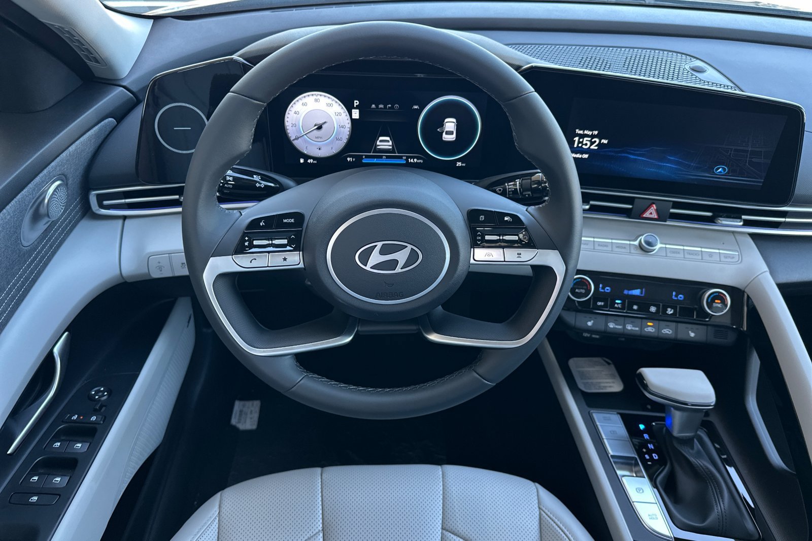 New 2026 Hyundai Elantra Limited FWD image 15