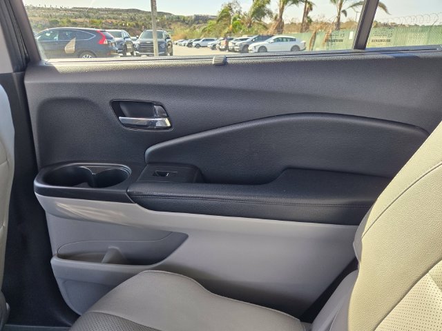 Used 2016 Honda Pilot Elite image 12