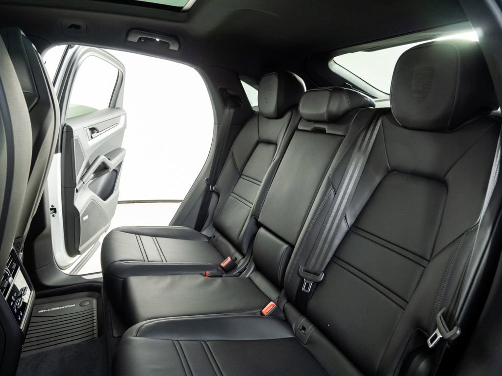 New 2026 Porsche Cayenne Coupe image 22