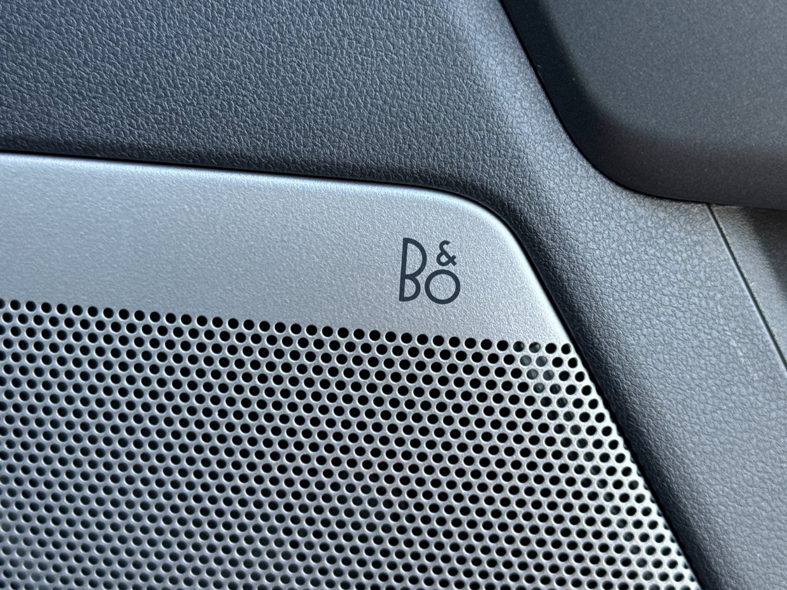 New 2026 Ford F250 Lariat w/ Black Appearance Package image 19