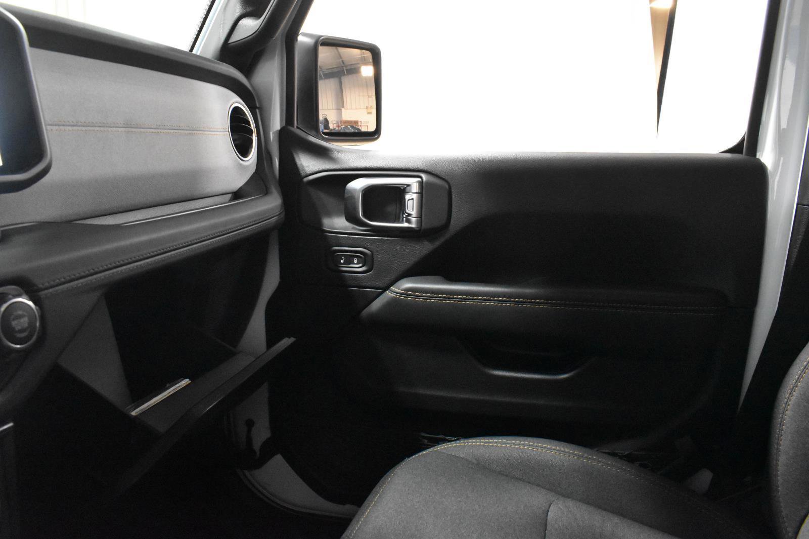 Used 2025 Jeep Wrangler Sahara image 20