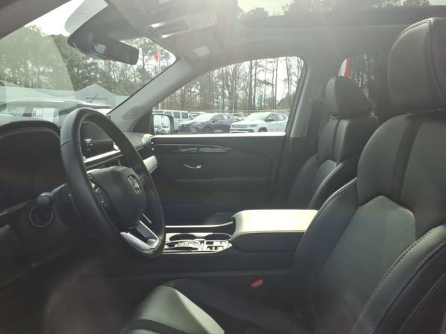Used 2025 Honda Pilot Touring image 5