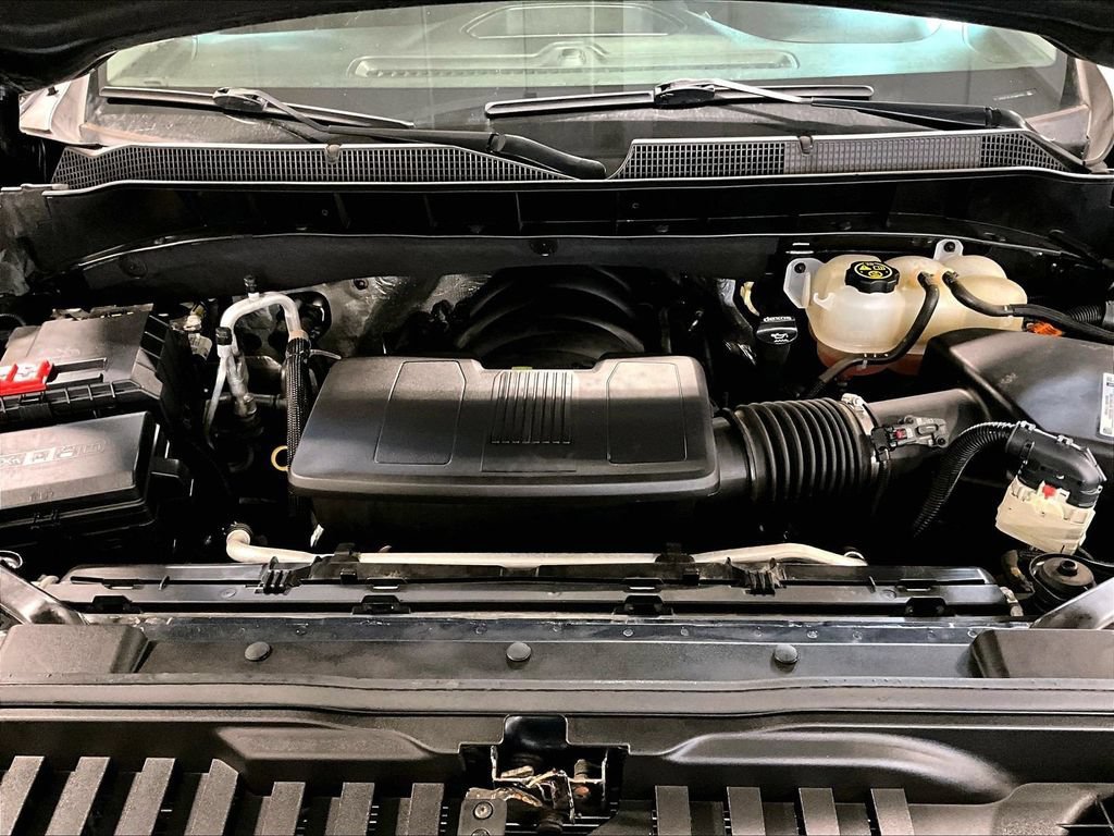 Used 2021 Chevrolet Silverado 1500 LT AWD/4WD image 30