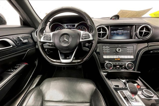 Used 2019 Mercedes-Benz SL 550 image 4