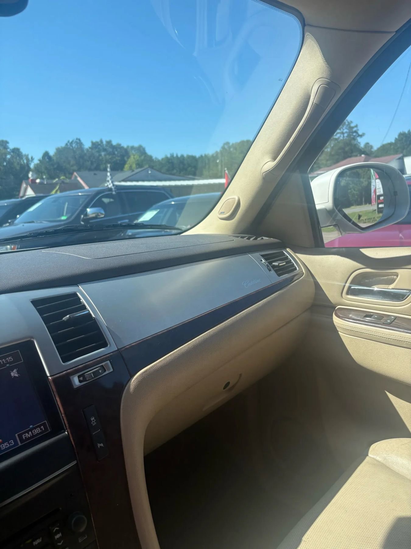 Used 2013 Cadillac Escalade ESV Premium image 38