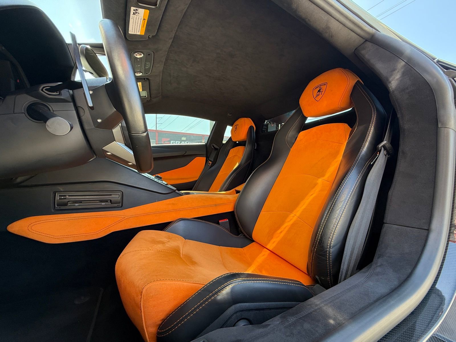 Used 2017 Lamborghini Aventador S image 16