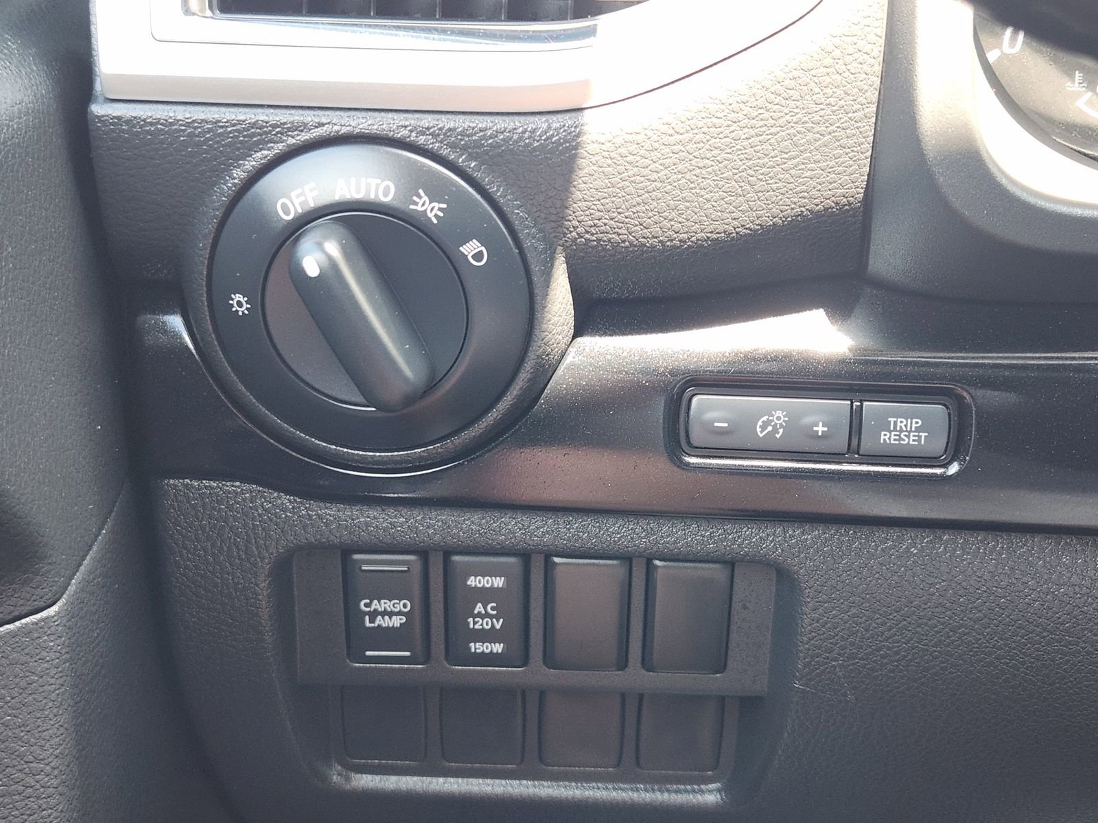 Used 2021 Nissan Titan SV w/ SV Convenience Package AWD/4WD image 36