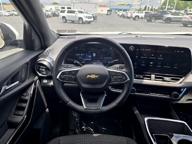 Used 2025 Chevrolet Equinox LT AWD/4WD image 24