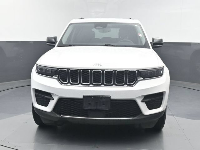 Used 2024 Jeep Grand Cherokee Laredo AWD/4WD image 11