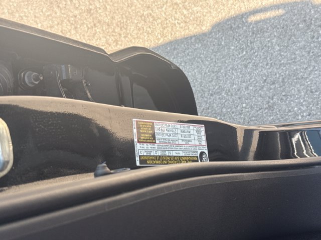 Certified 2024 Nissan Titan SV w/ SV Convenience Package RWD image 22