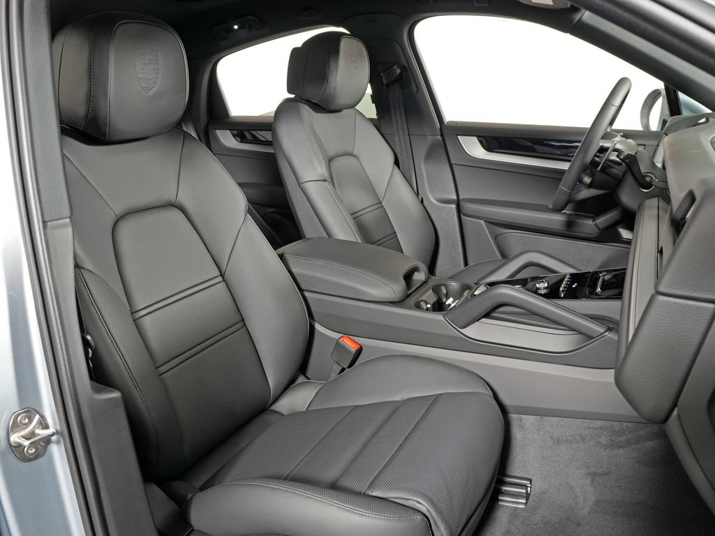 Certified 2026 Porsche Cayenne Coupe AWD/4WD image 39