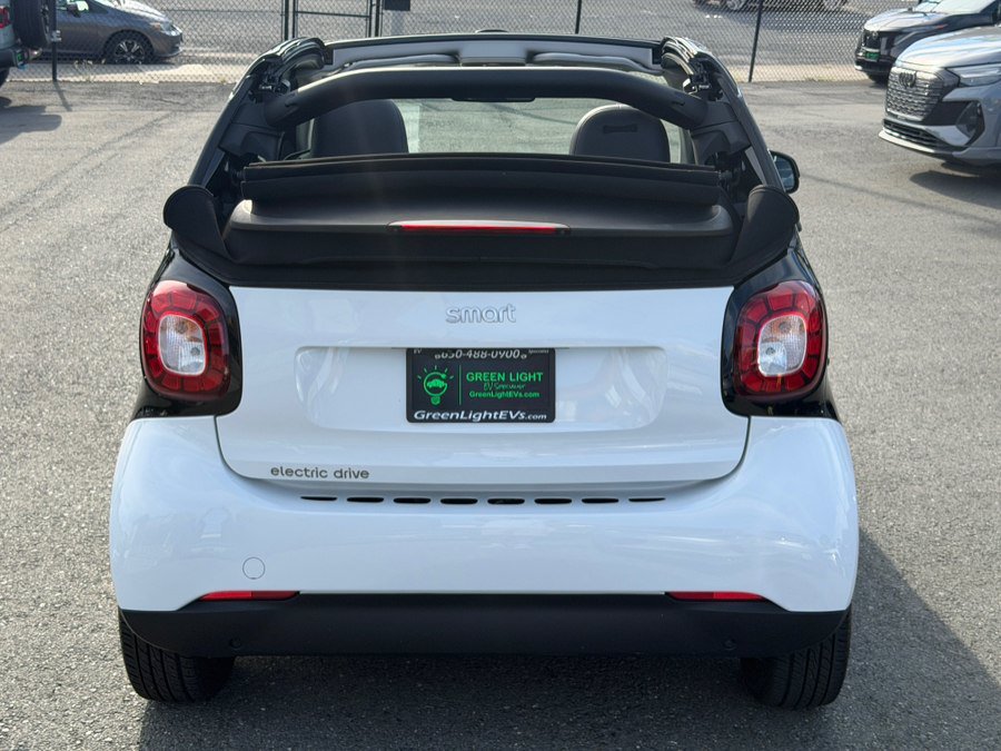 Used 2018 smart fortwo electric drive RWD image 6