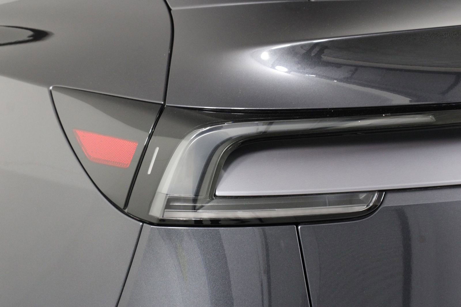 Used 2026 Tesla Model Y 2WD image 18