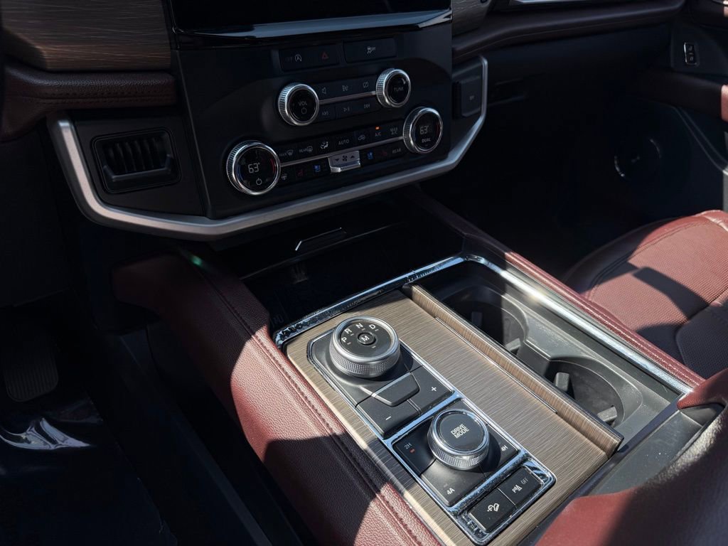 Used 2023 Ford Expedition Limited AWD/4WD image 20