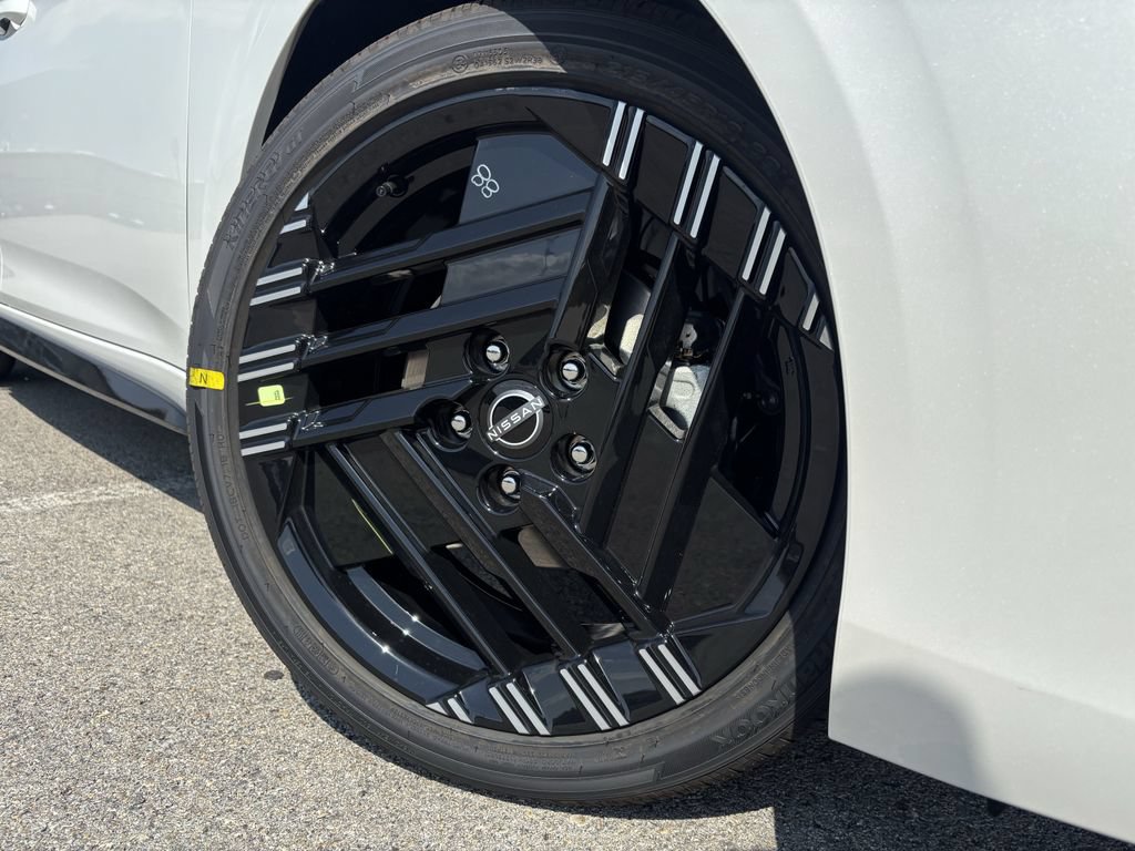 New 2027 Nissan Sentra SR w/ SR Premium Package FWD image 9