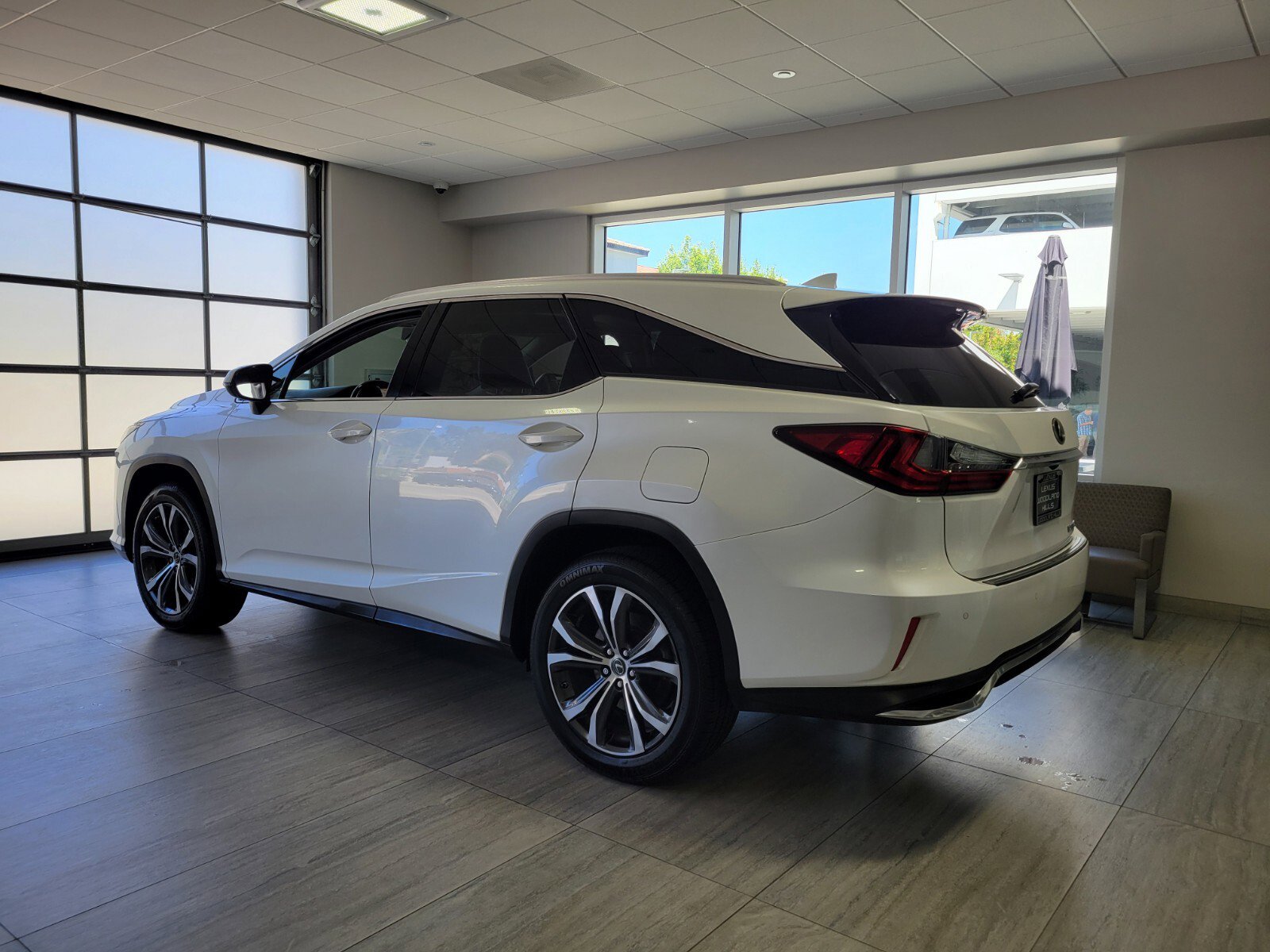 Used 2018 Lexus RX 350L FWD image 3