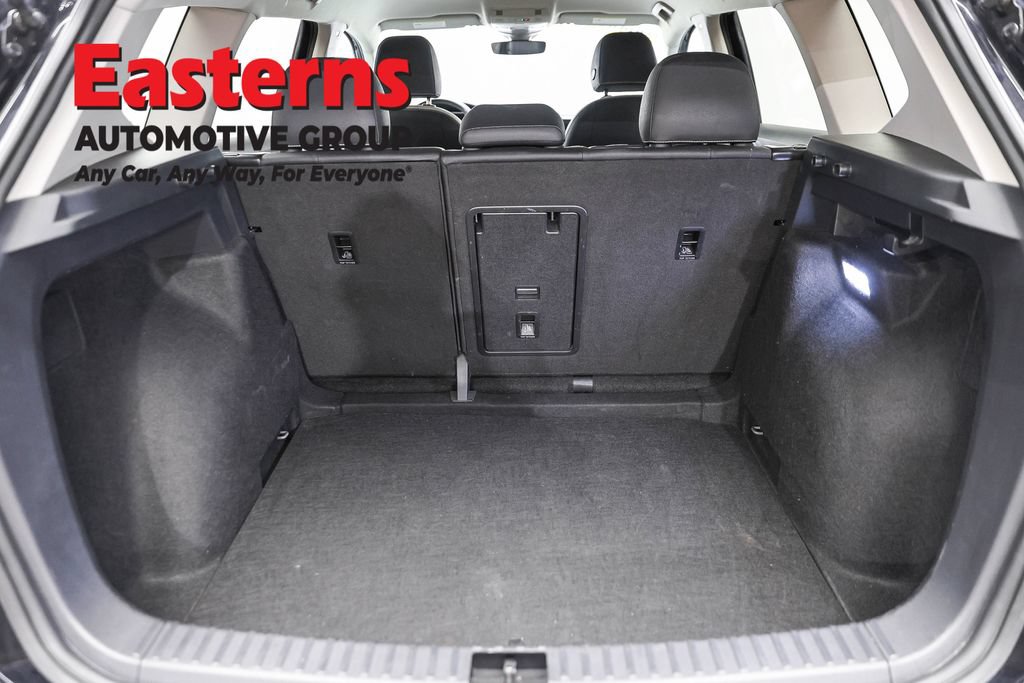 Used 2025 Volkswagen Taos SE FWD image 10
