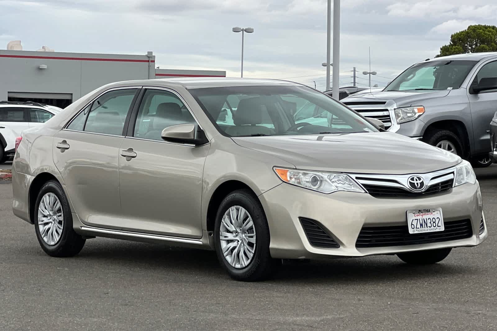 Used 2013 Toyota Camry LE FWD image 5