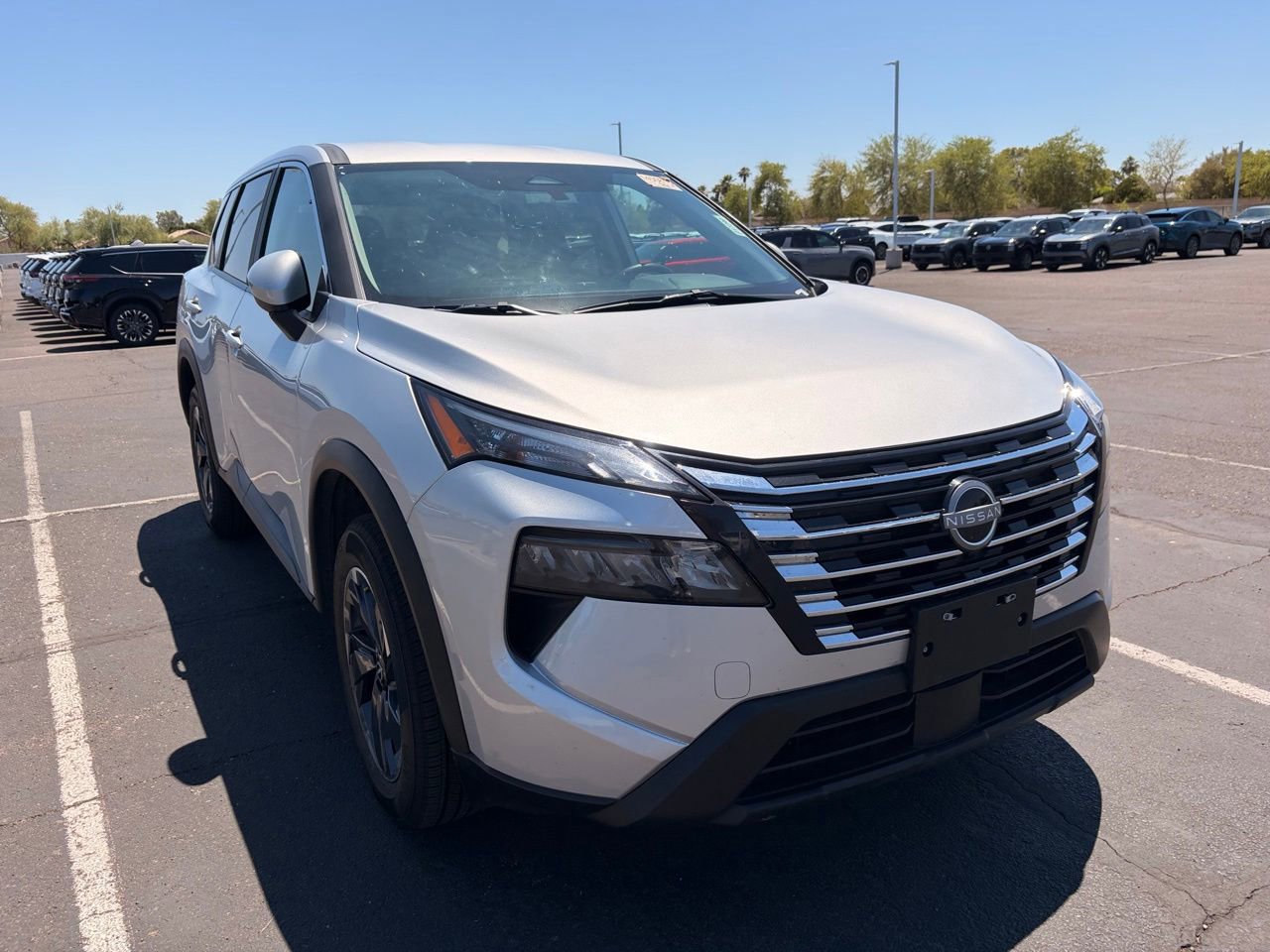 Certified 2025 Nissan Rogue SV FWD image 12