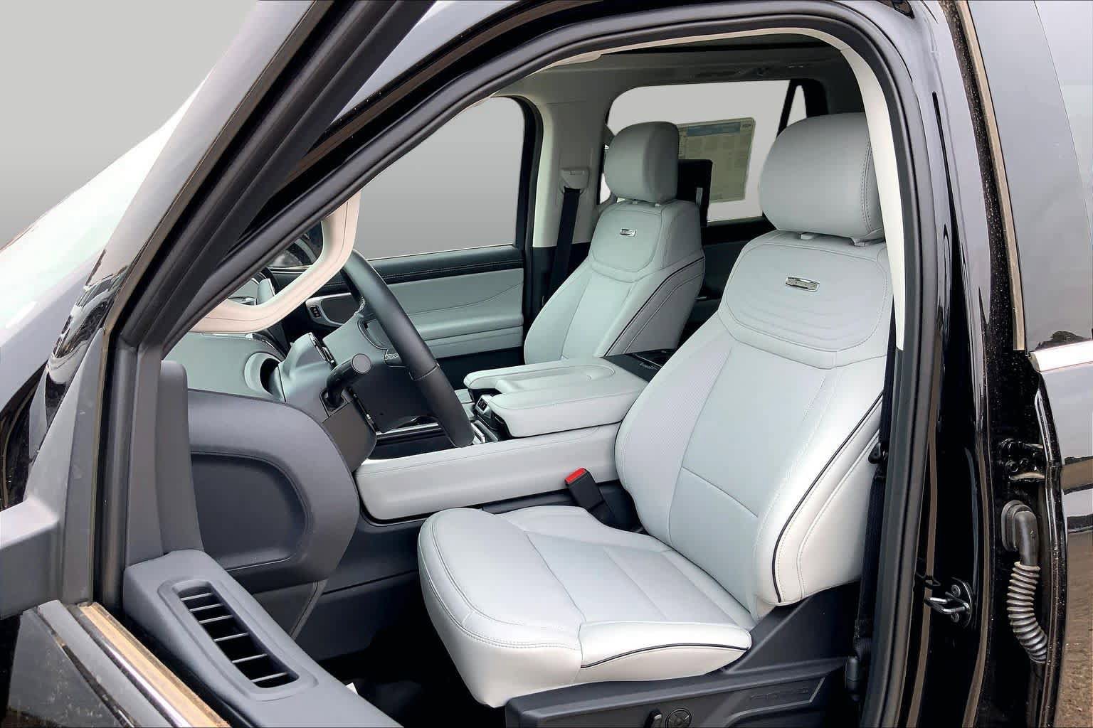 New 2026 Ford Expedition Max Platinum w/ Platinum Ultimate Package AWD/4WD image 9
