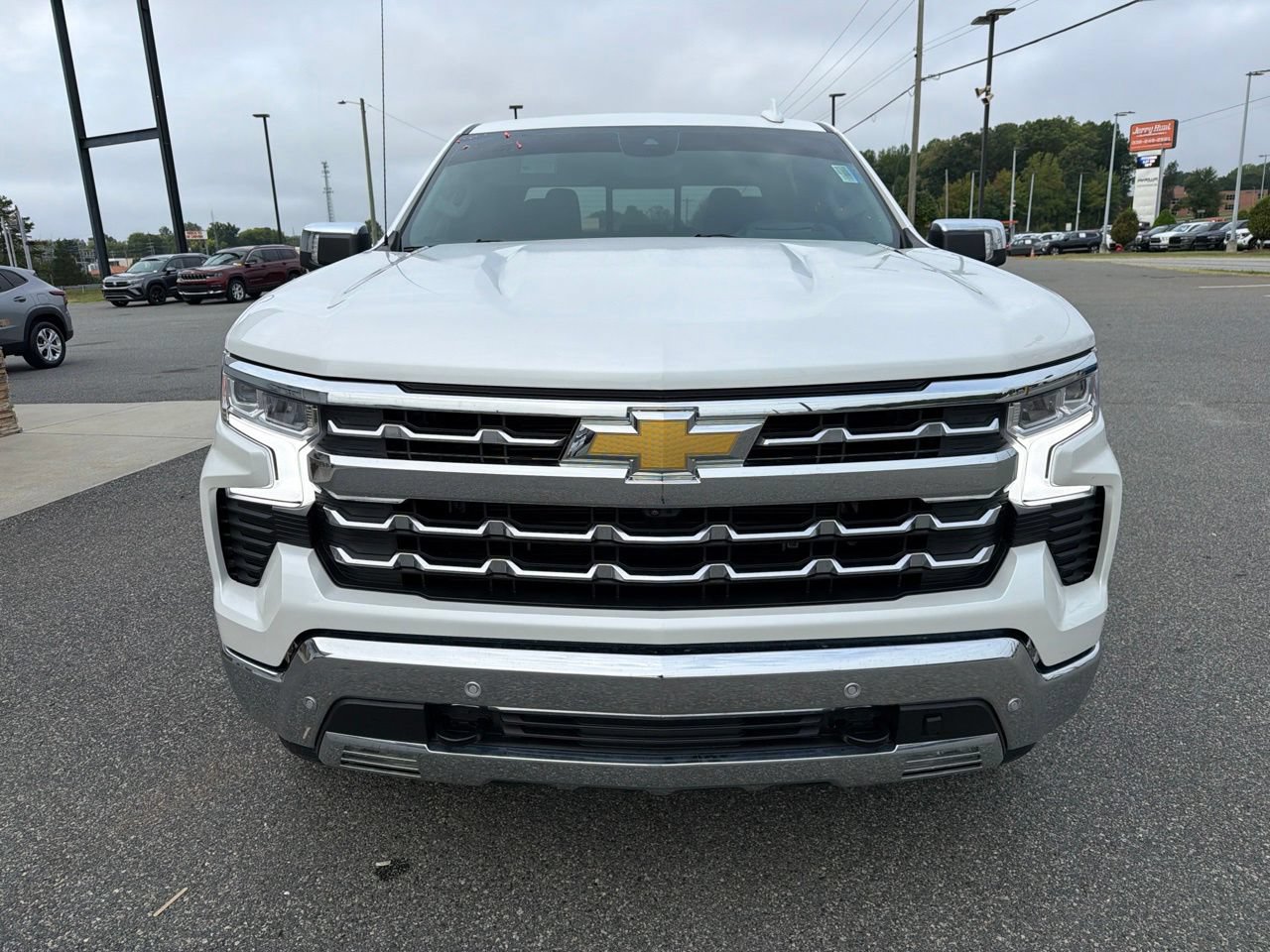 Used 2025 Chevrolet Silverado 1500 LTZ w/ LTZ Premium Package AWD/4WD image 9