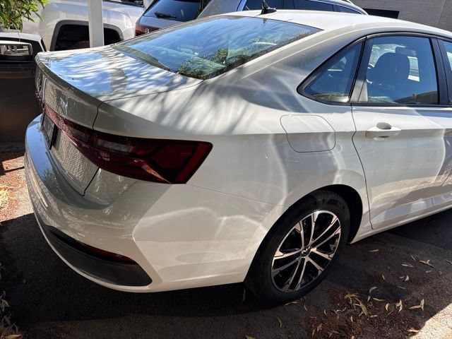 Used 2025 Volkswagen Jetta Sport FWD image 3