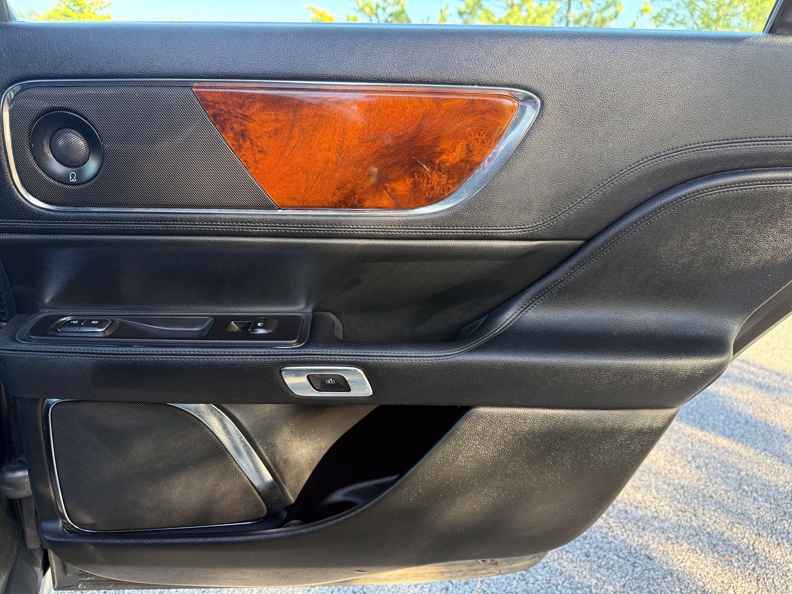 Used 2017 Lincoln Continental Select FWD image 45