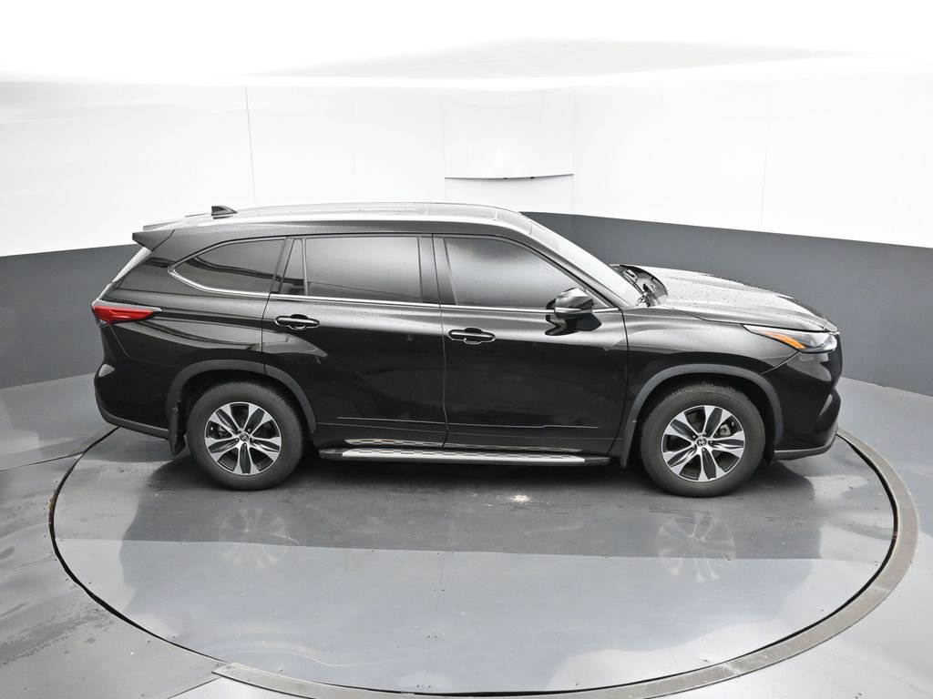 Used 2022 Toyota Highlander XLE image 52