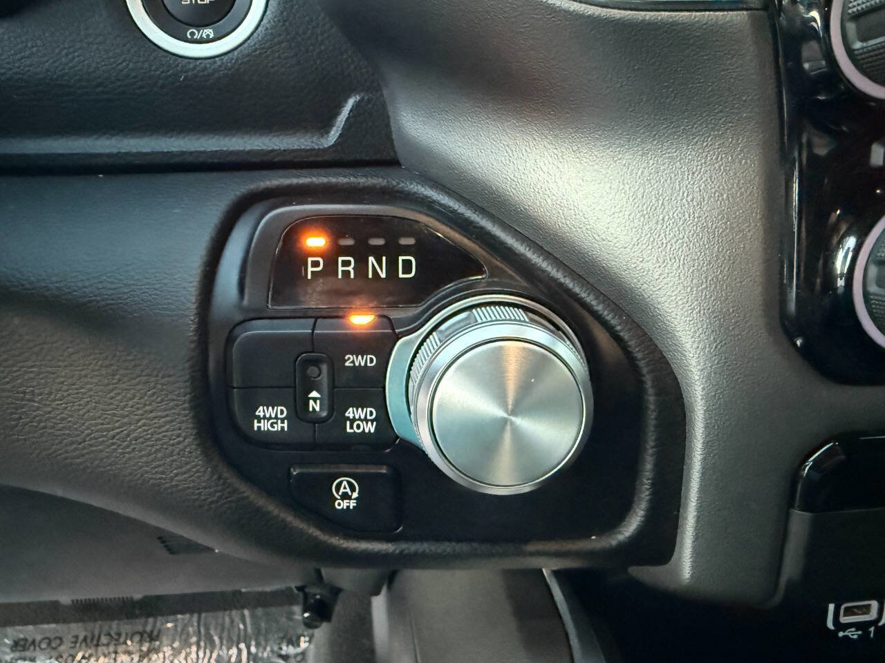 Used 2024 RAM 1500 Laramie image 25