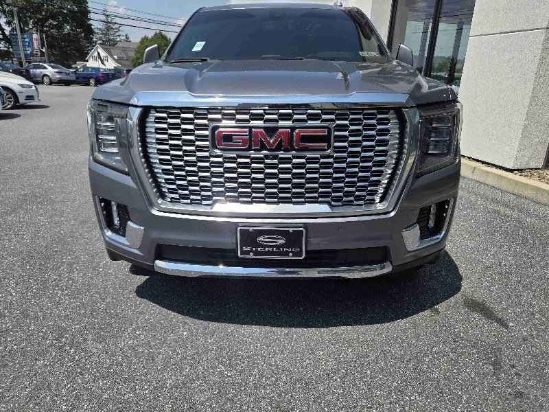 Used 2021 GMC Yukon XL SLT w/ SLT Premium Package image 8