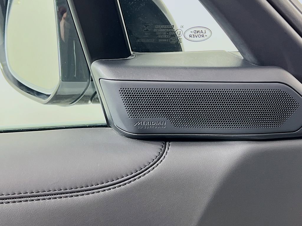 Used 2025 Land Rover Range Rover SE AWD/4WD image 19